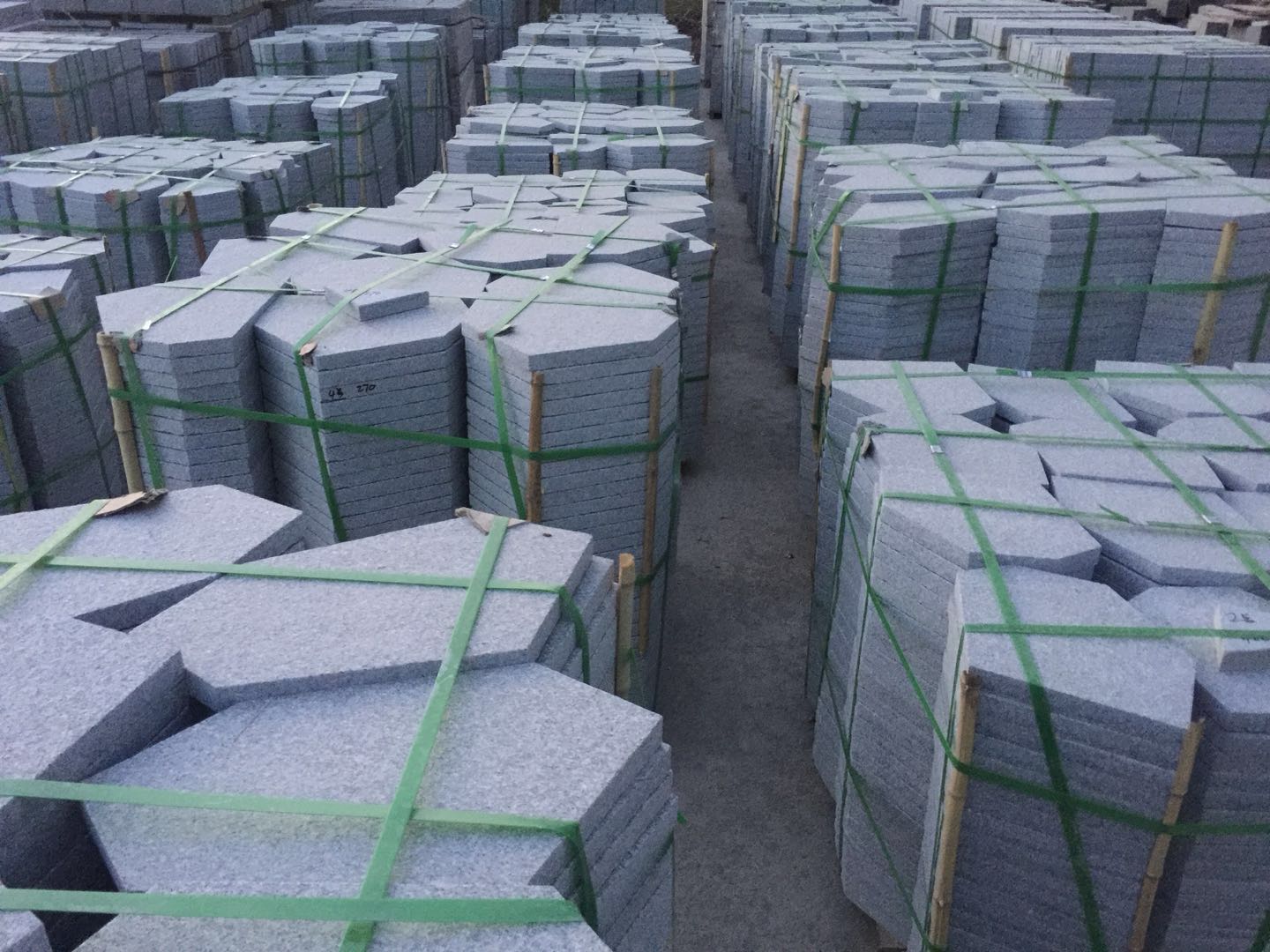 魯灰碎拼石材