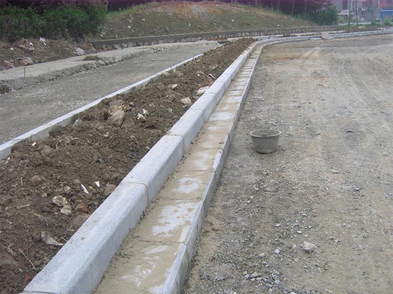 路邊青石路沿石(圖1) 青石路沿石